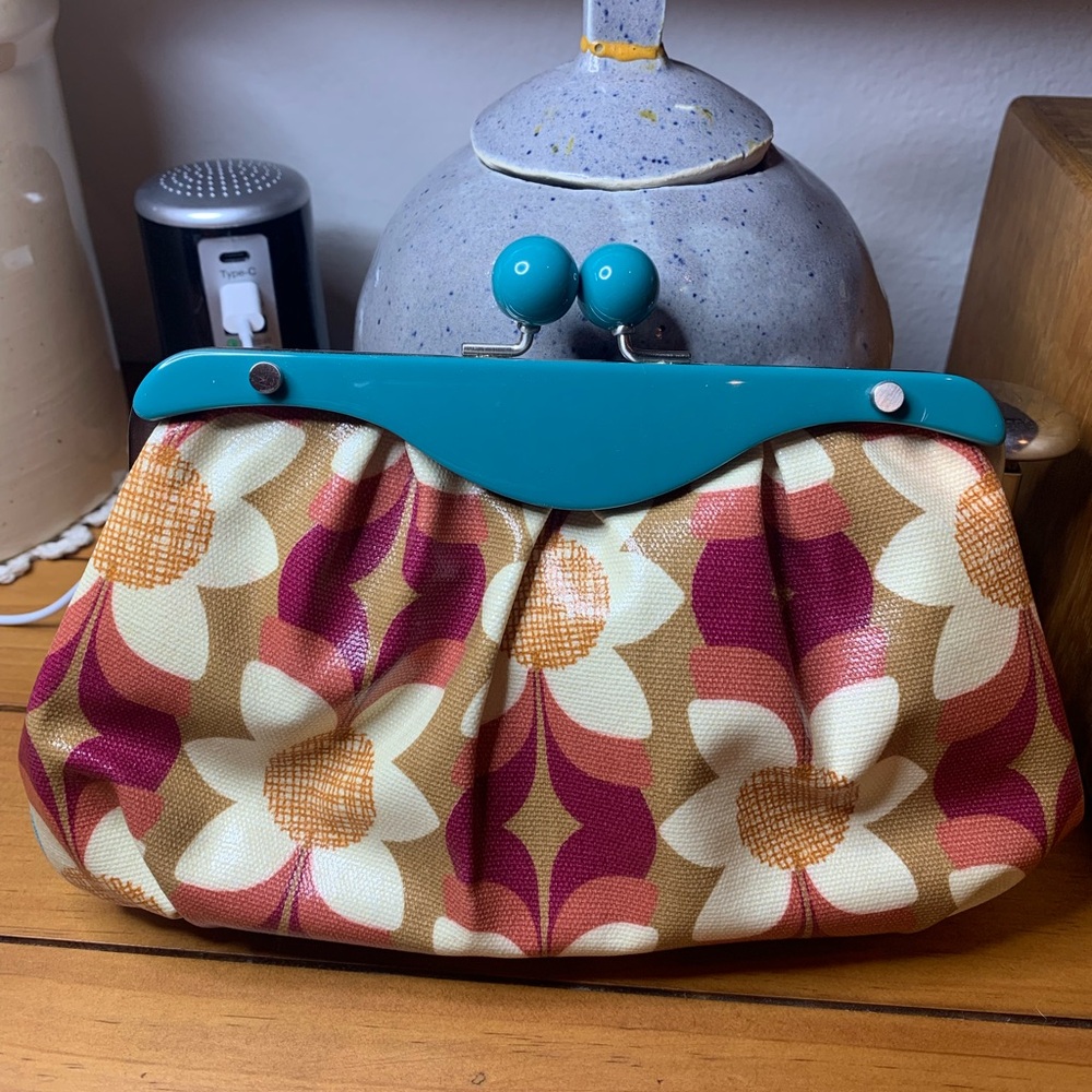 Fossil clutch